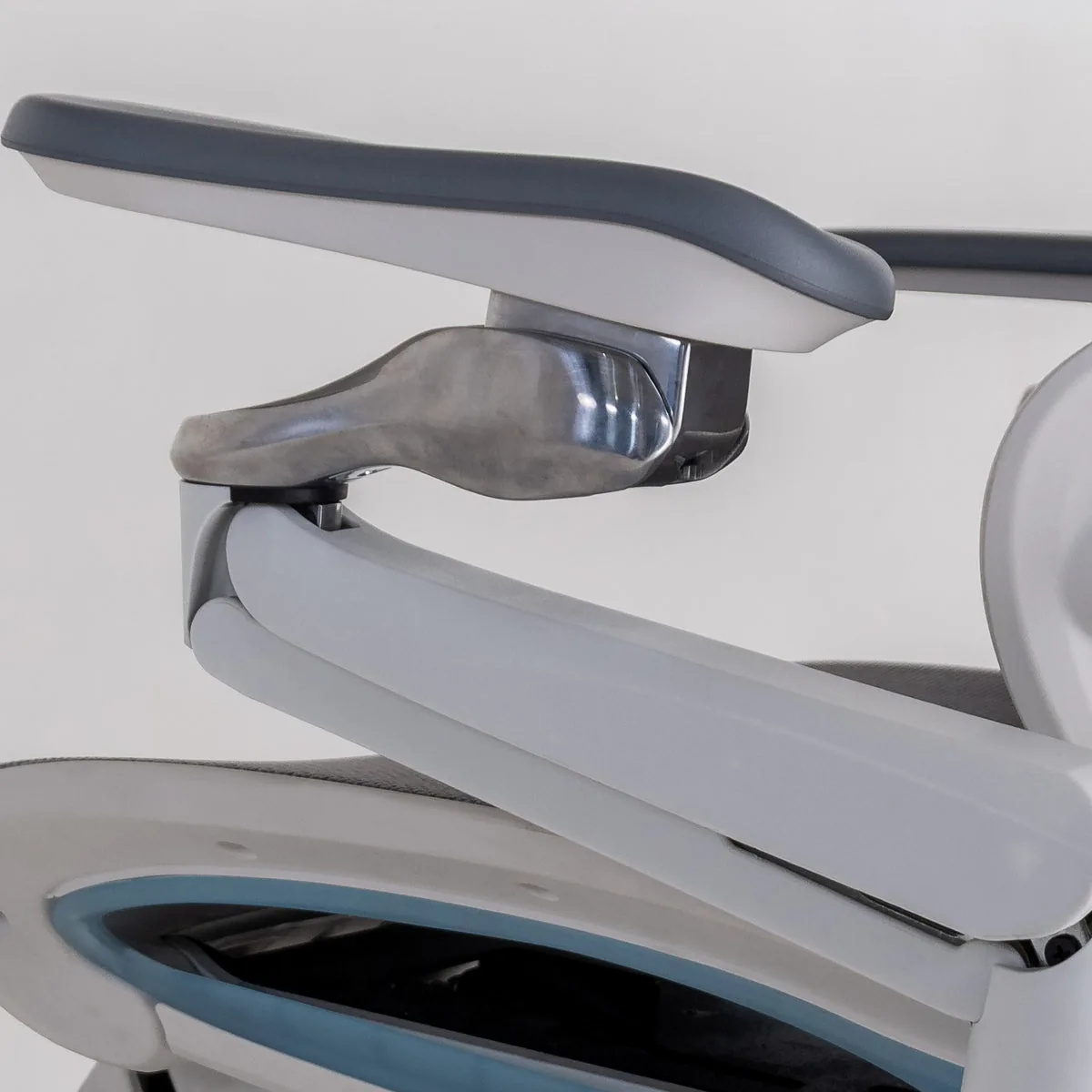Cadeira Ergonômica de Ajuste Elétrico Elements EOS
